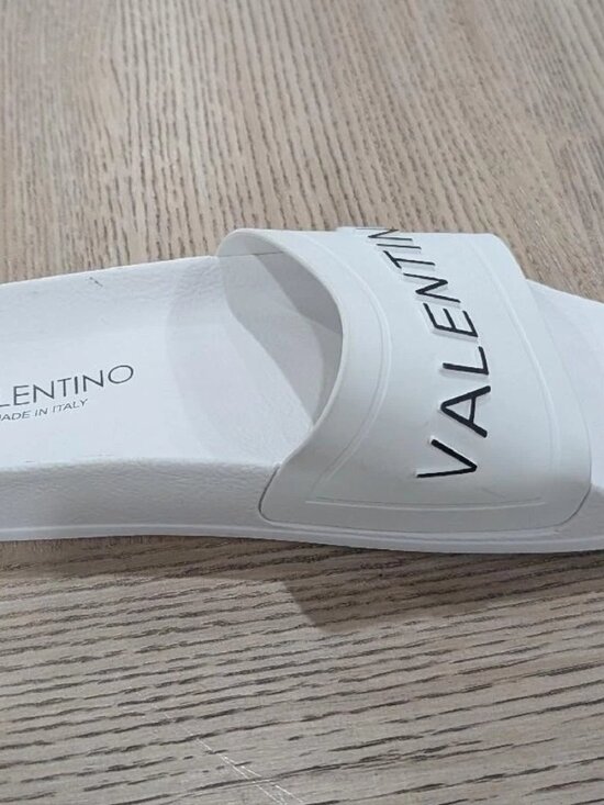 $350 Mens Authentic Valentino \